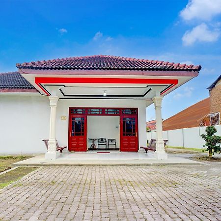 Hotel O Krakatau Near Universitas Muhammadiya Sumatra Utara Umsu Medan Eksteriør billede