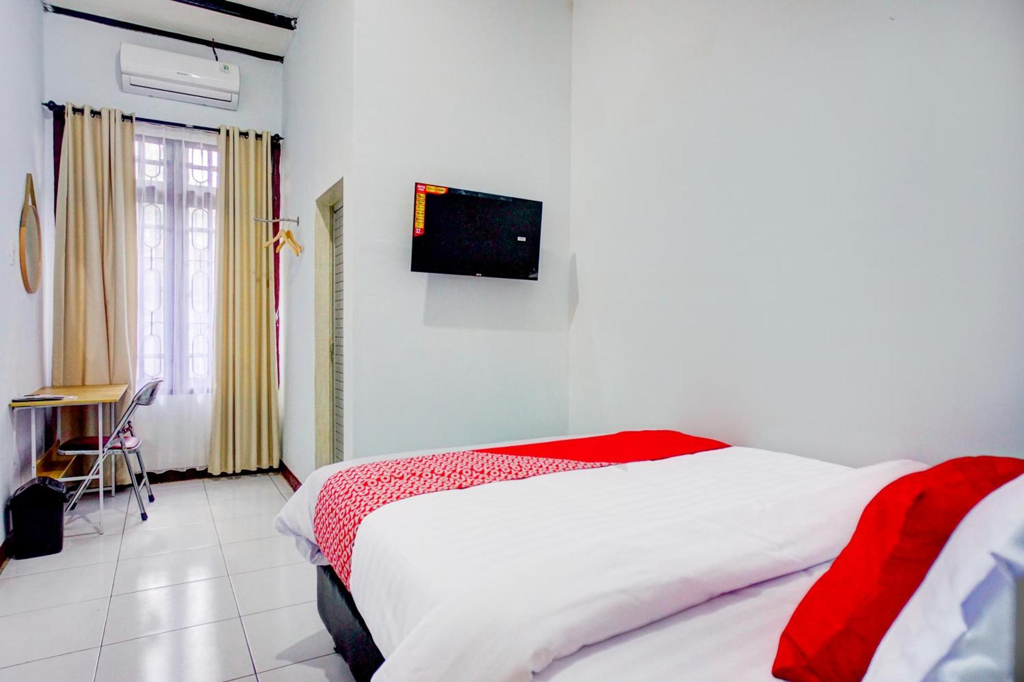 Hotel O Krakatau Near Universitas Muhammadiya Sumatra Utara Umsu Medan Eksteriør billede