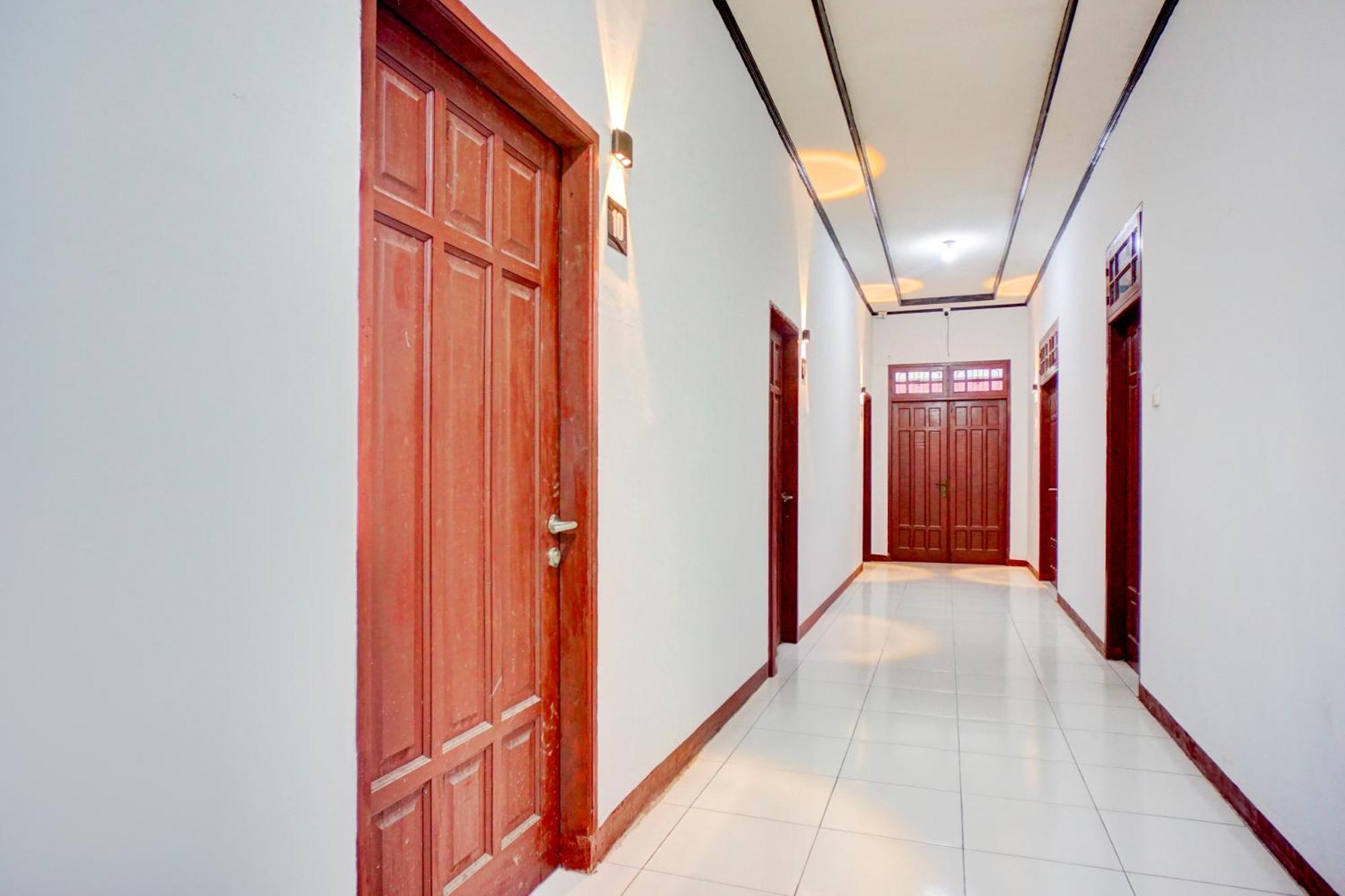 Hotel O Krakatau Near Universitas Muhammadiya Sumatra Utara Umsu Medan Eksteriør billede