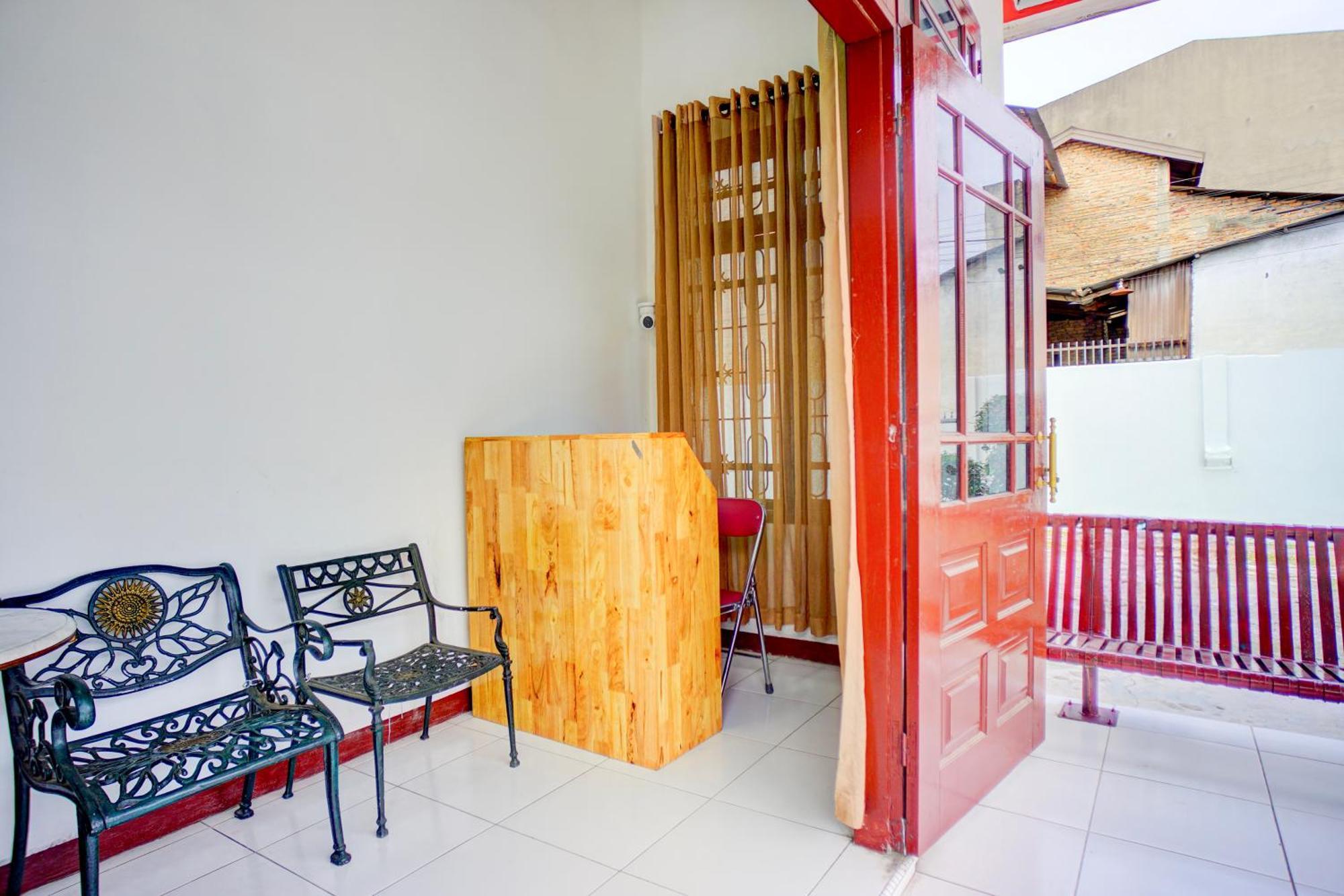 Hotel O Krakatau Near Universitas Muhammadiya Sumatra Utara Umsu Medan Eksteriør billede